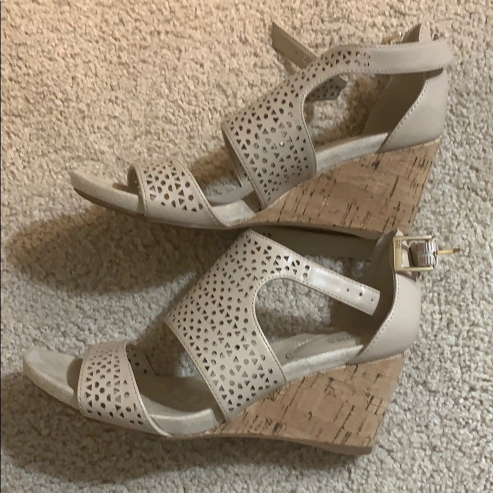 Sandals - Picture 2 of 2